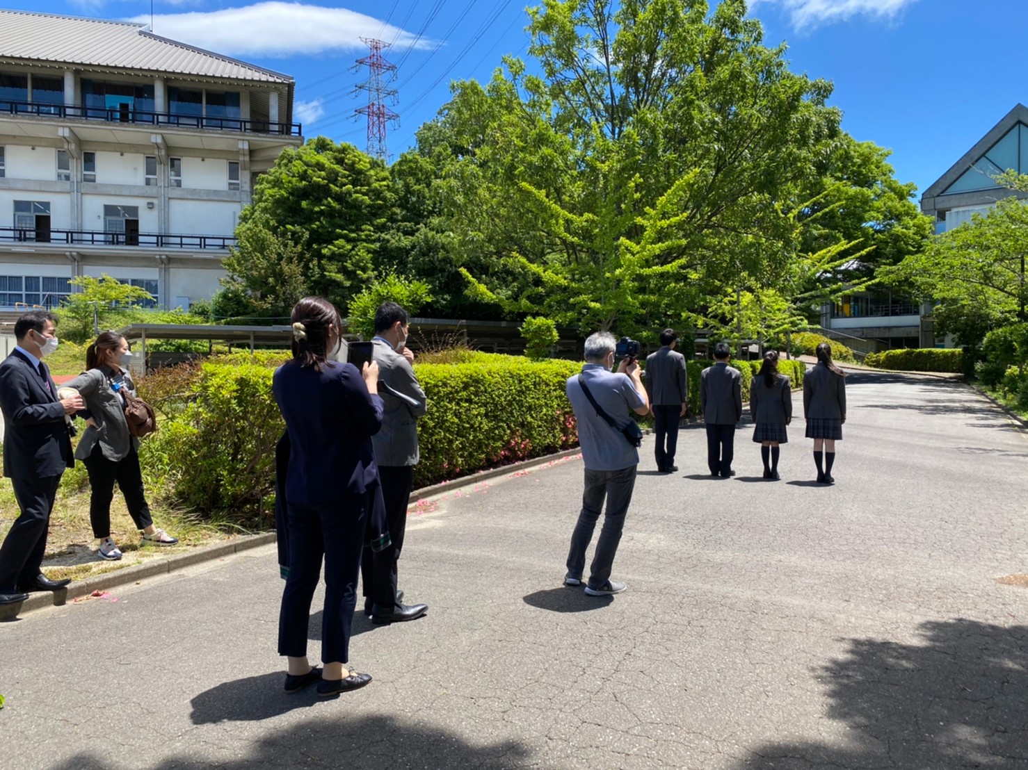 制服紹介の動画撮影を行っています - 津田学園中学校・高等学校